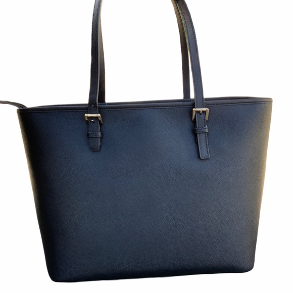 Michael Kors Carryall Jet Set Travel Medium Tote - Picture 4 of 6